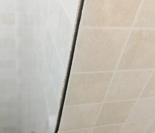 乐陵瓷砖空鼓维修公司分享阳台瓷砖脱落的修复过程可以分为以下几个步骤